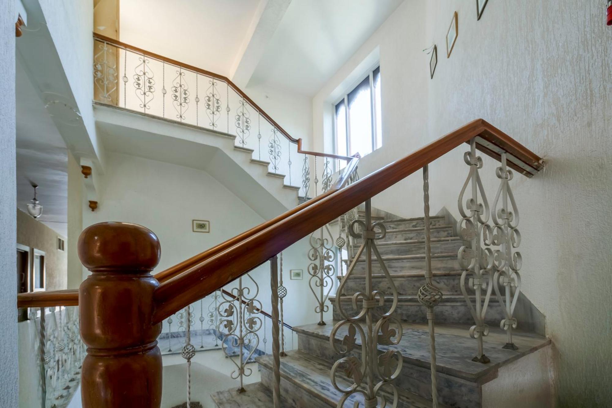 Hotel Chandrawati Palace Abu Road Exterior photo